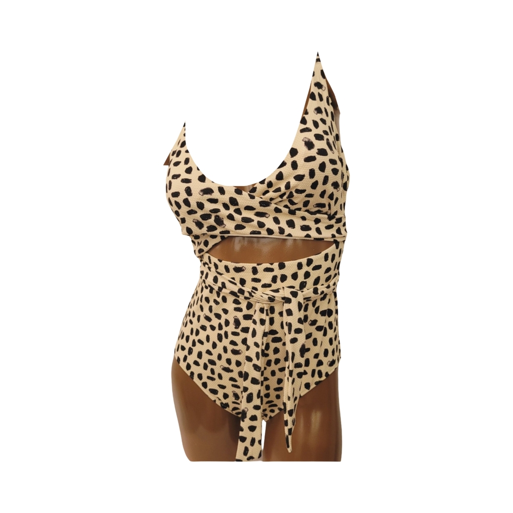 1NWOT Aerie Black and Cream One Piece Wrap Around swimsuit size small - Picture 4 of 5